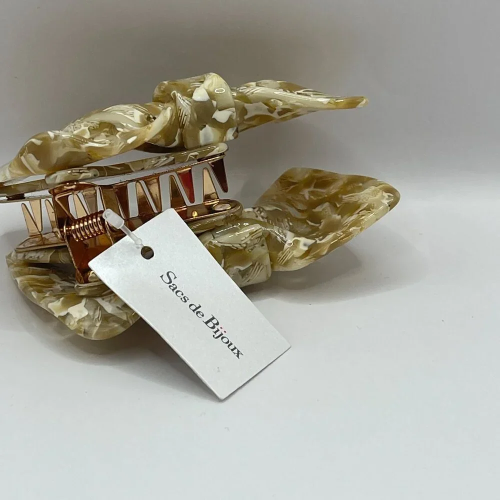 NWT Marble Effect Bow Shaped Hair Clip